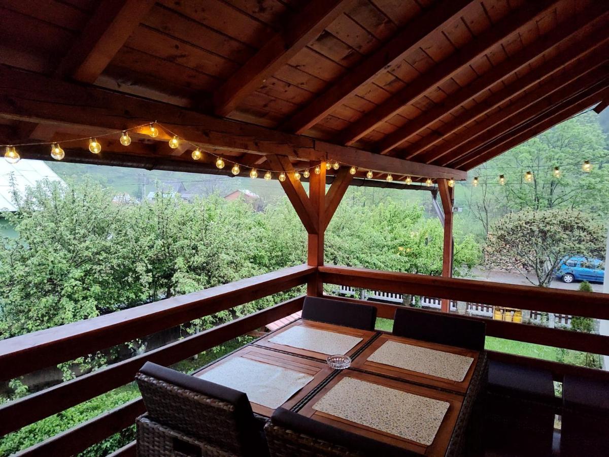 Pensiunea Piatra Mandrutului سكاريشوارا المظهر الخارجي الصورة